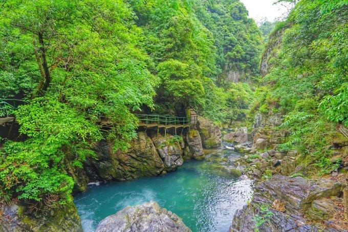 快递“春节不打烊”需要更多保障机制